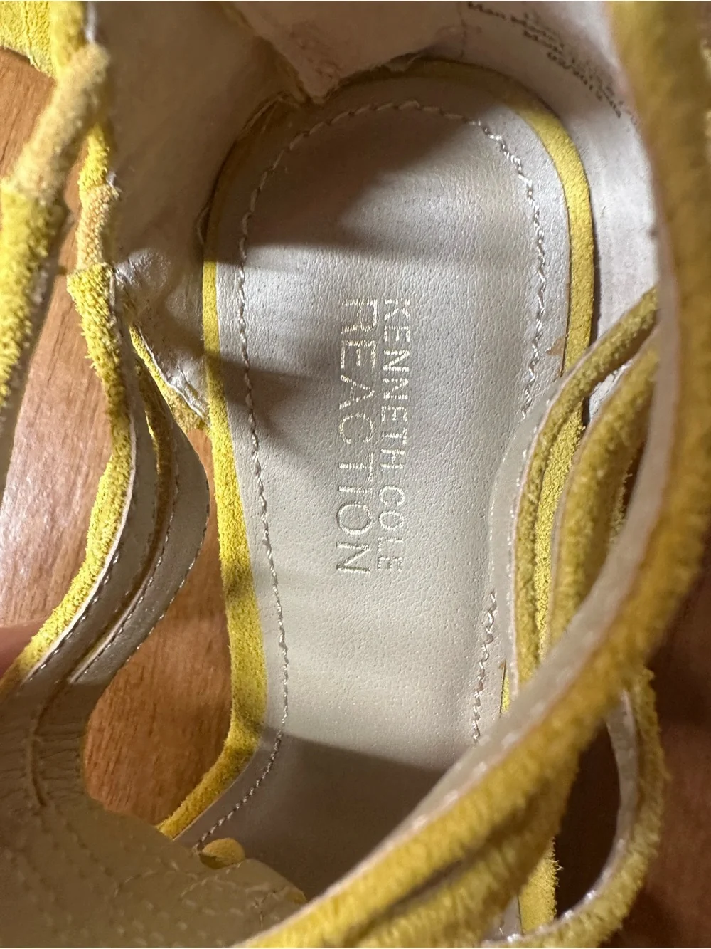 Kenneth cole Women’s Yellow Suede Wedge Sandals with Floral Detail size 7.5